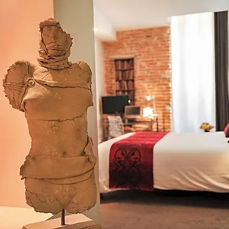 Des Arts Hotel