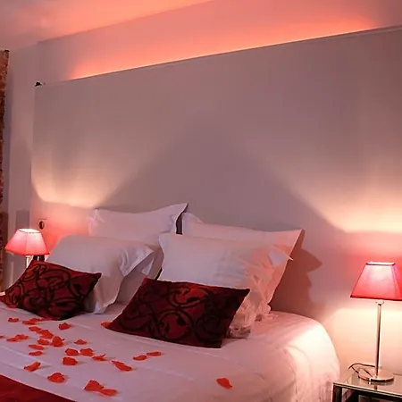 Hotel Des Arts 3*
