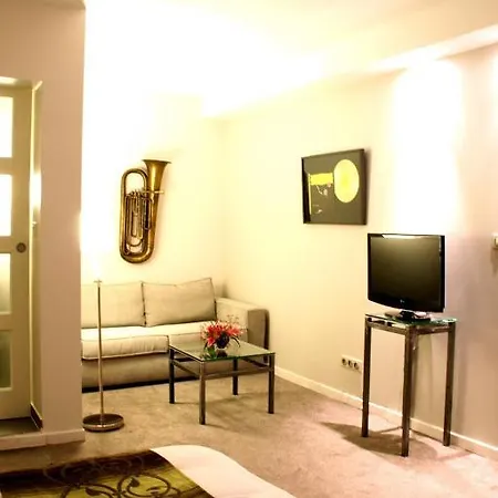 Hotel Des Arts 3*