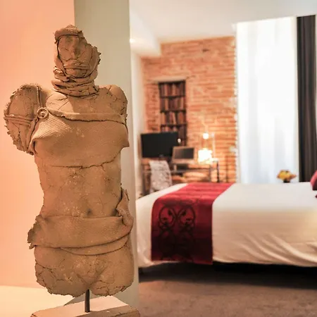 Des Arts Hotel