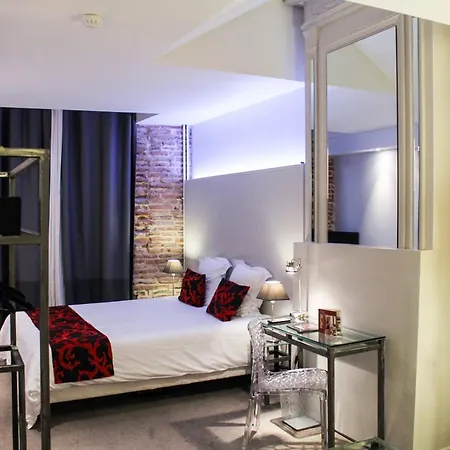 Des Arts Hotel 3*