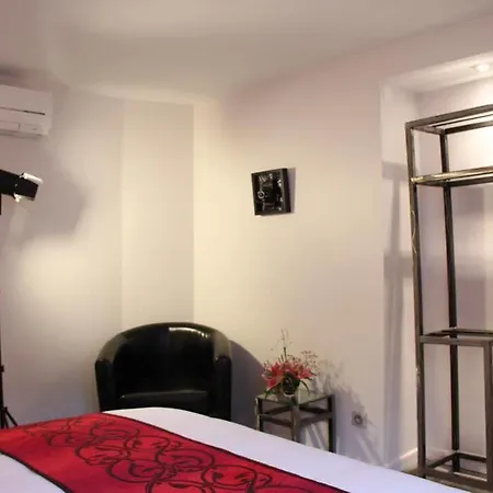 Des Arts Szálloda 3*